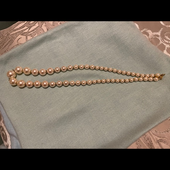 Isaac Mizrahi ivory graduated faux pearl necklace - Picture 1 of 3